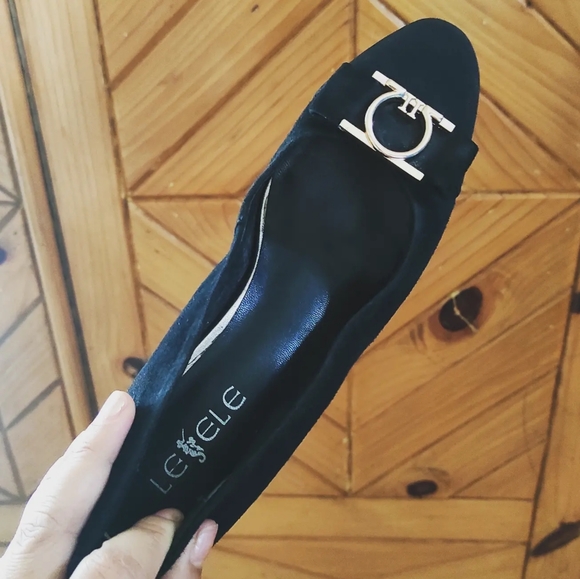 Black imported Block Heel - Picture 8 of 10